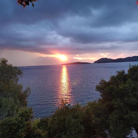 Korakias Seaview Yénion Exterior foto